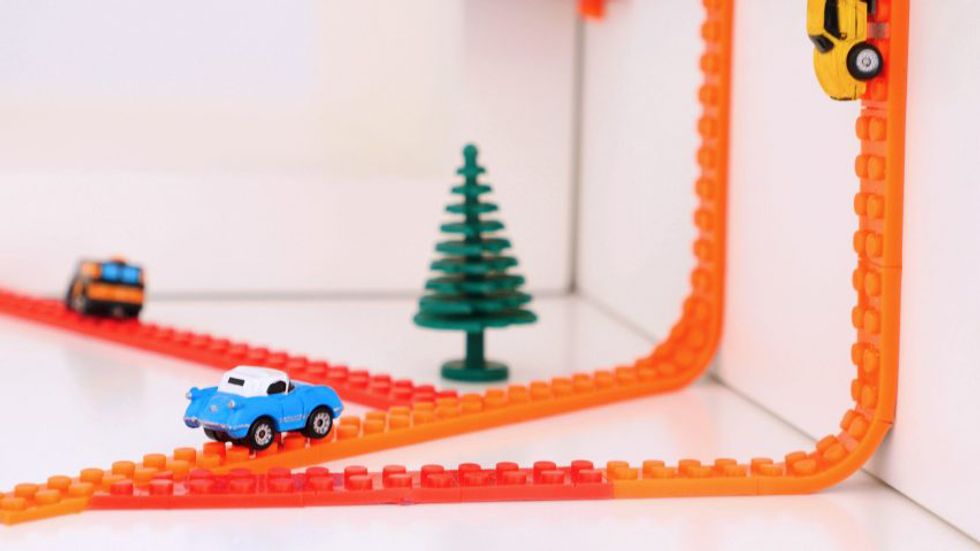 This Awesome LEGO-Compatible Tape Has Raised More than $1.4M on Indiegogo