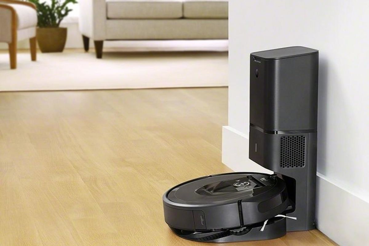 Finally, this new Roomba robotic vacuum cleaner can empty itself
