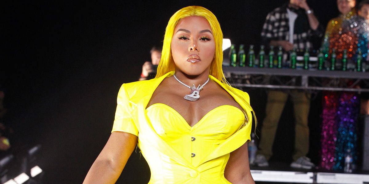 Lil' Kim Dons Queen Bee Yellow at VFiles