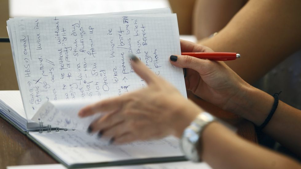 Increase Learning Comprehension By Taking Pen and Paper Notes in Class
