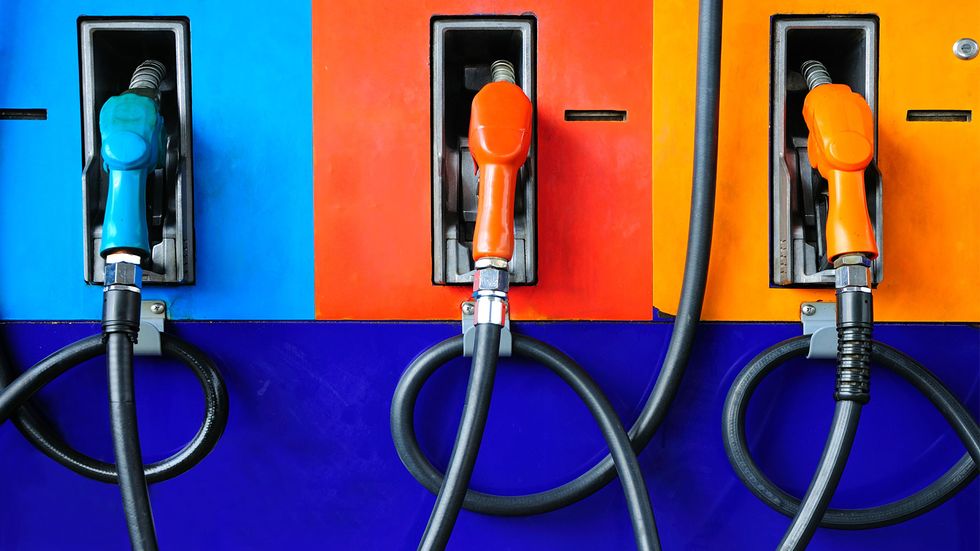 Why Politicians All Seem The Same, Gas Stations Come In Pairs and Twitter is Turning Into Facebook