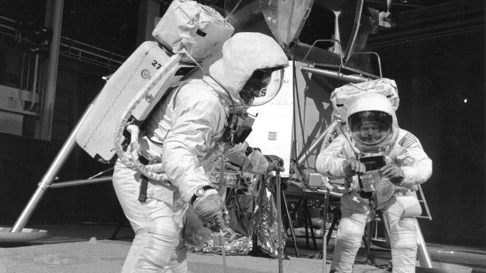 What's the Probability That the Moon Landing Was All a Hoax? One Man Has Done the Math.