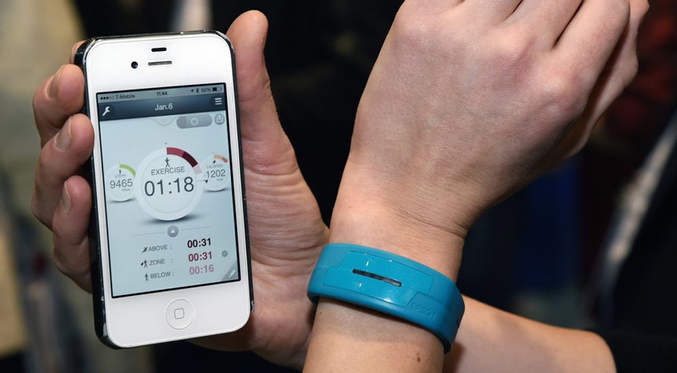 Studies Fitness Trackers Don’t Help You Lose Weight (and Genes Aren’t