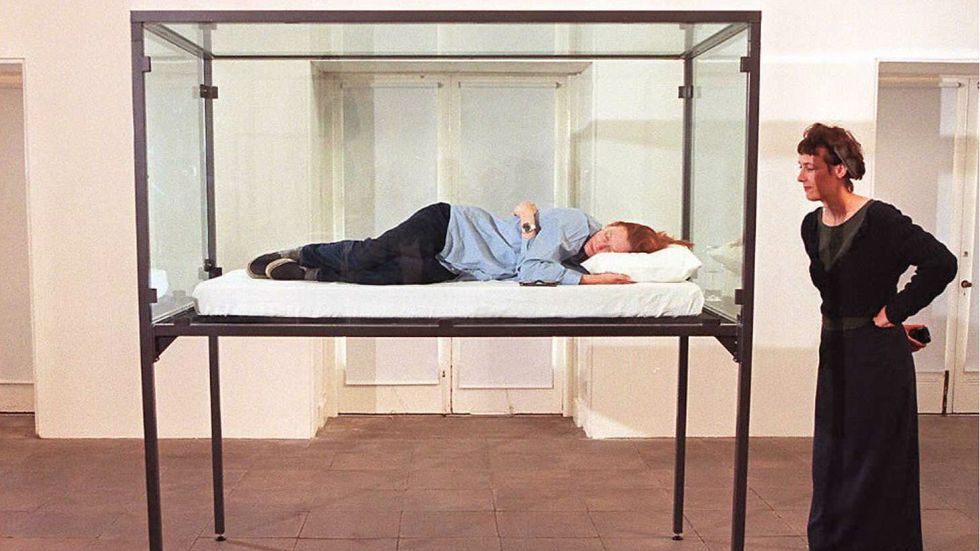How Sound and Smell Cues Can Enhance Learning While You Sleep