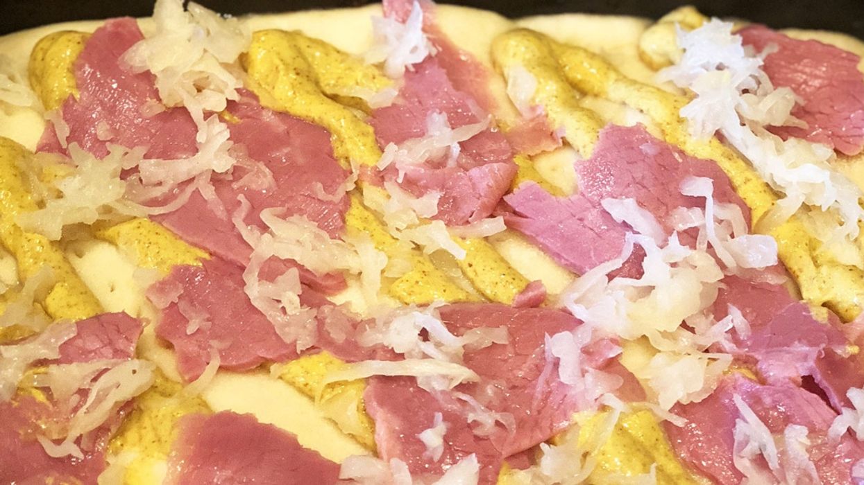 Mustard Pizza Is Now A Thing And People Have Thoughts