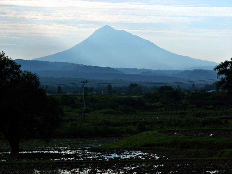 Alert level raised at another Indonesian volcano: Seulawah Agam - Big Think