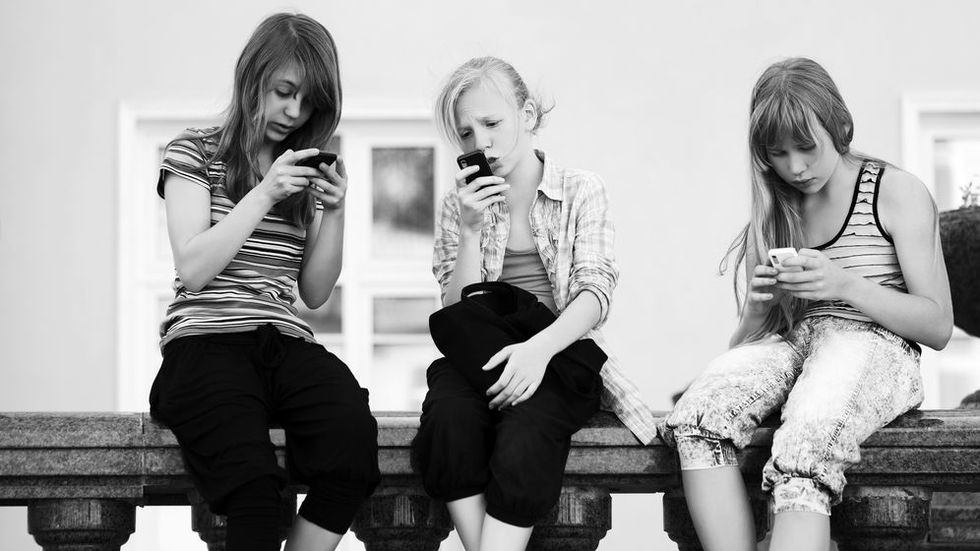 When Does Teen Mobile Usage Become An Addiction? How to Mitigate Excessive Use