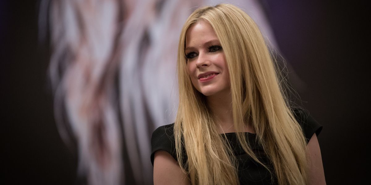 Avril Lavigne Opens Up About Near-Fatal Illness, Confirms New Album