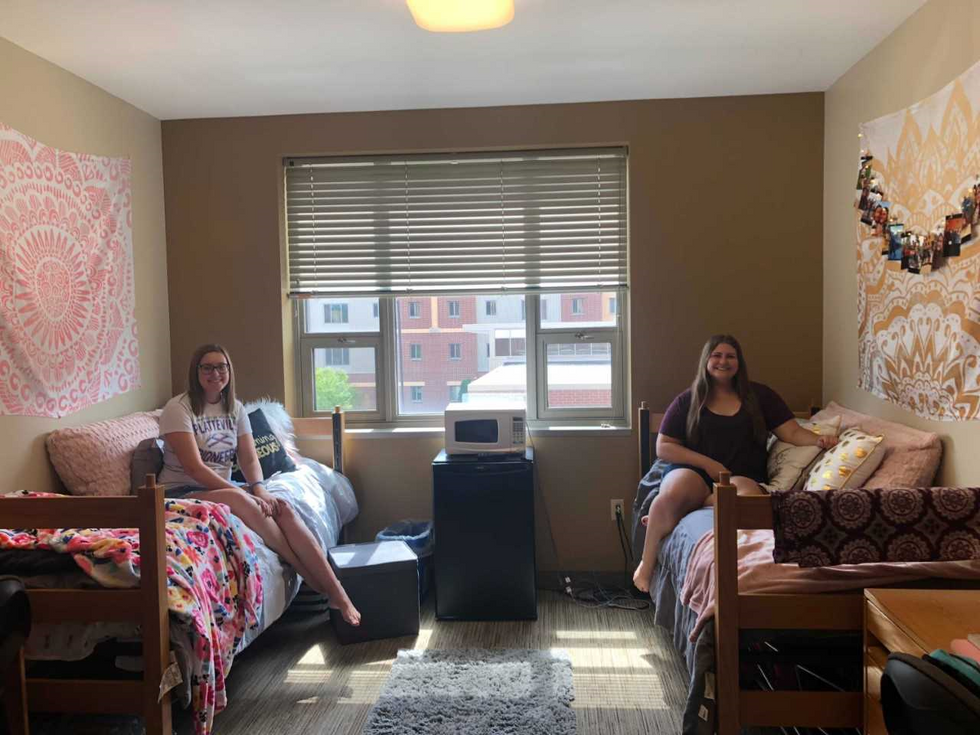 Ways to decorate a boring dorm room