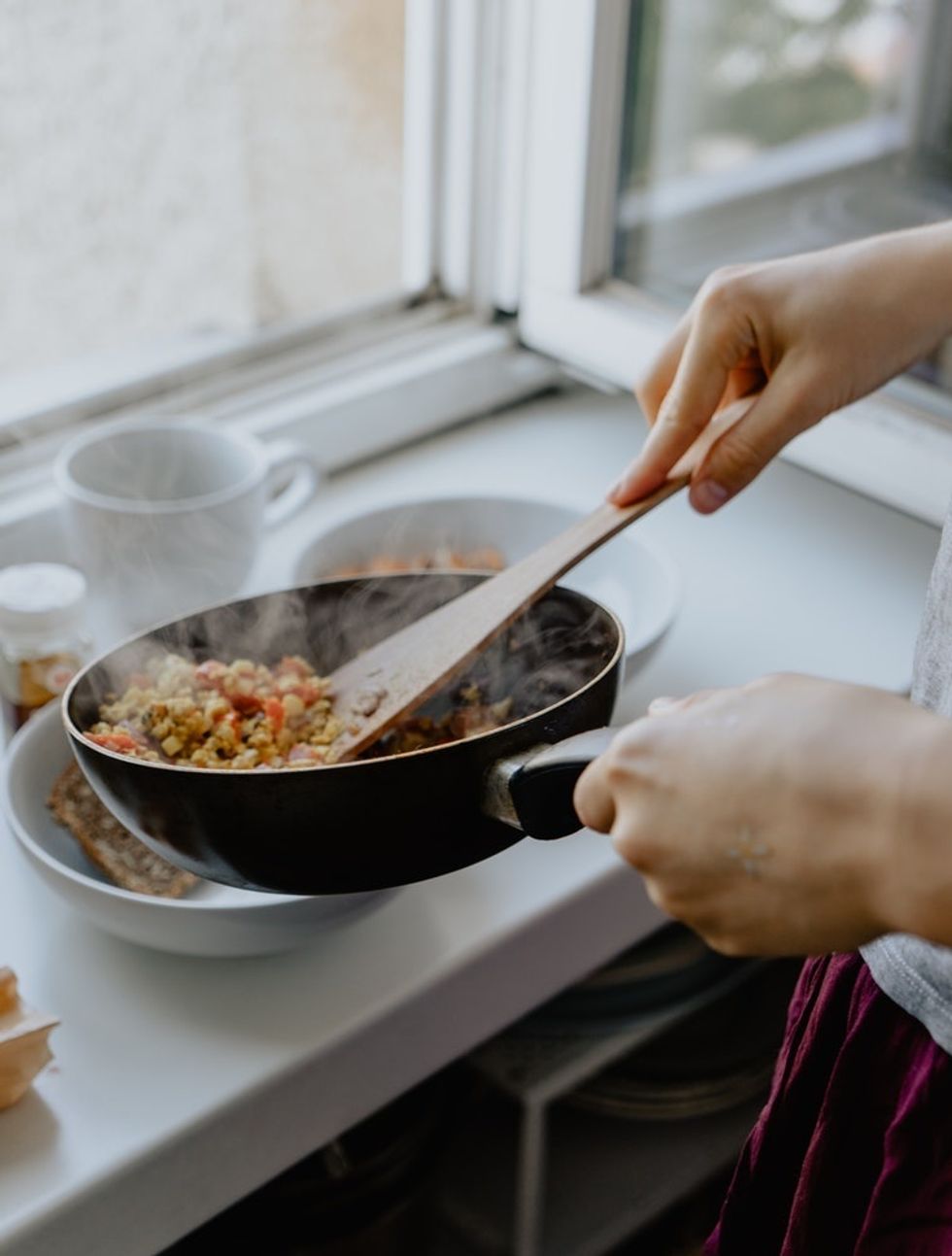 10 Things That Happen When Trying To Learn How To Cook
