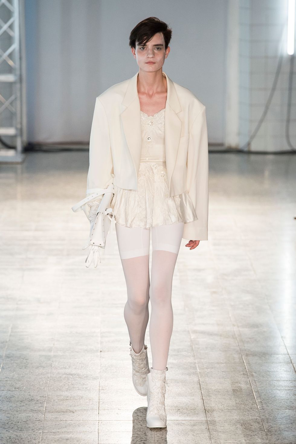 A F Vandeforst S Runaway Brides Reimagined The Wedding Dress Paper