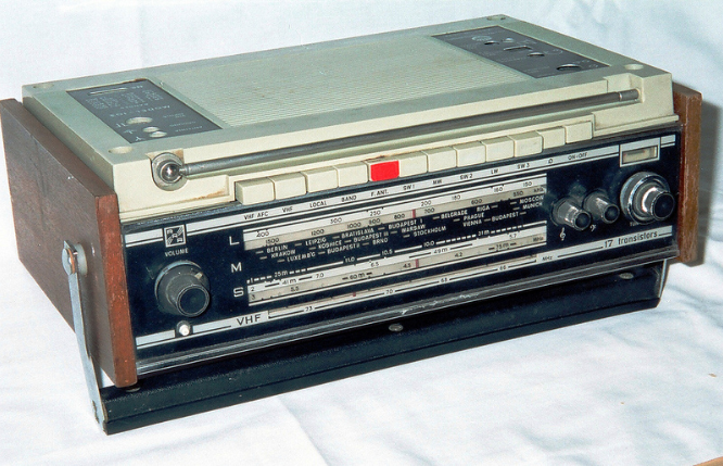 Flickr- battery powered radio