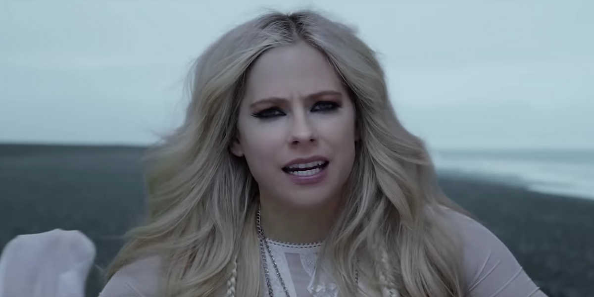 Avril Lavigne Nearly Drowns In Music Video For ‘Head Above Water’