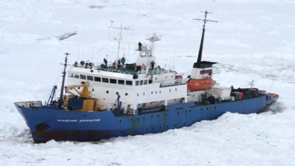 If an icebreaker gets trapped in the ice and there are no journalists ...