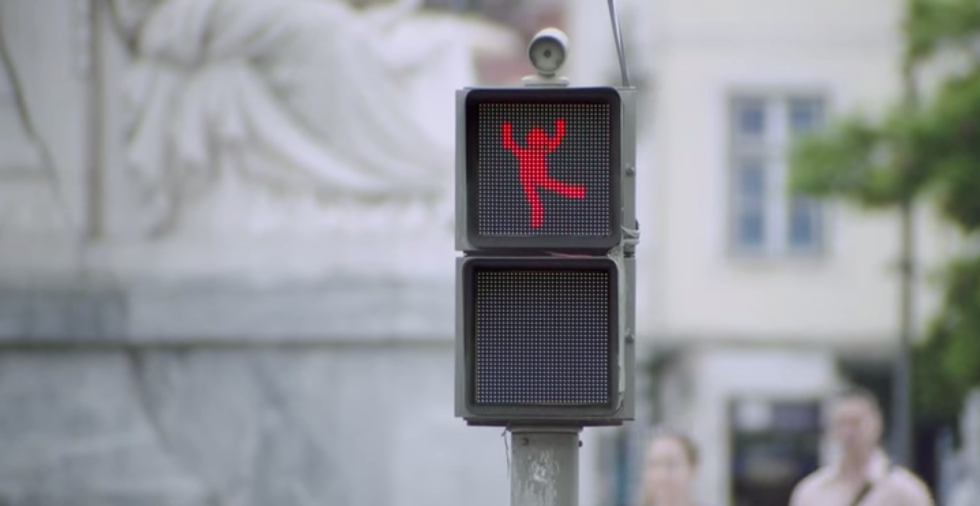 This Clever Traffic Light Makes The City Safer For Pedestrians By... Dancing