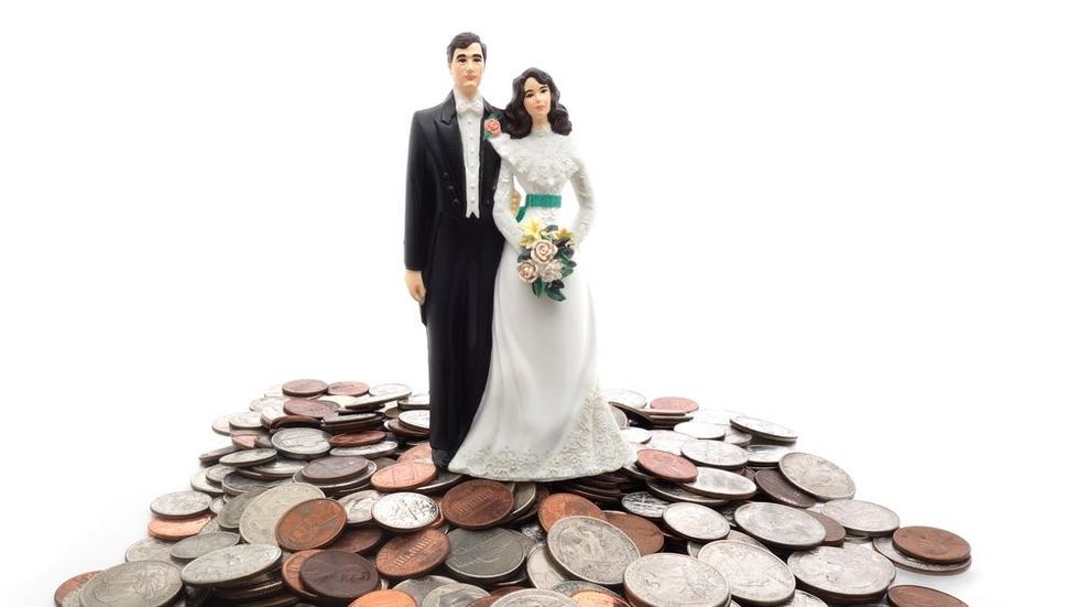 Income Inequality Helping Build "Generation Single"