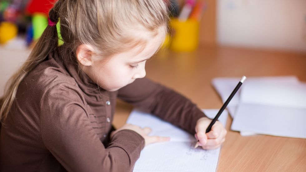 Lefties earn less, have lower test scores than righties