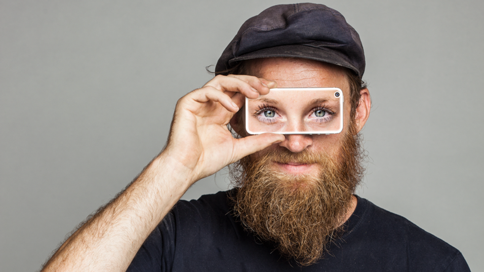 Lend Your Eyes to Help the Blind With This Smart App