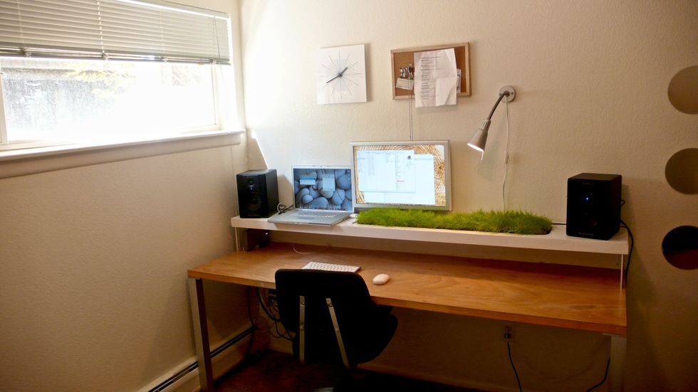 A Clean Desk May Help You Work Though Frustrating Tasks