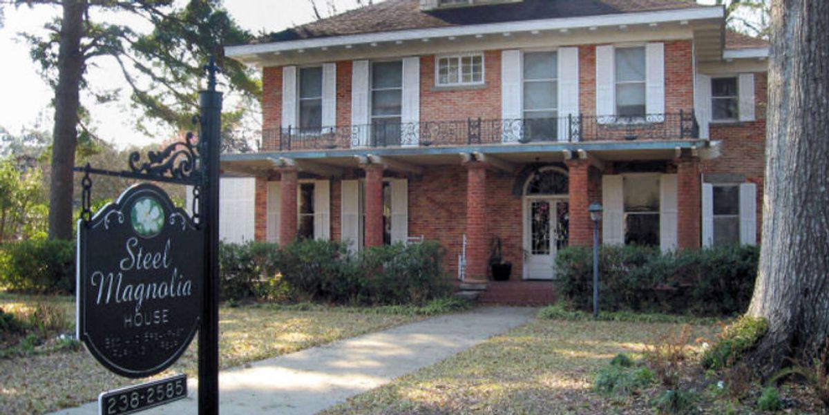 The Steel Magnolias house is a charming B&B with rooms called ‘Clairee