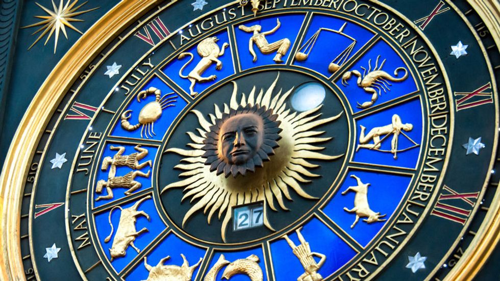 An astronomical clock featuring Winston Churchill's face. Bracken House, 1959, London. (Credit: Getty Images/LatitudeStock - David Williams)
