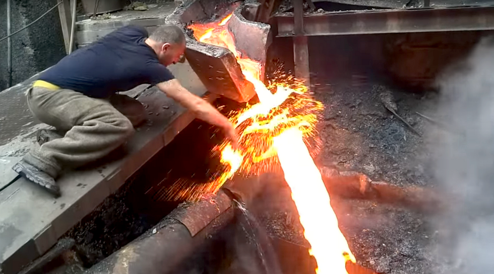 The secret of the 'undying Russian' who can pass his hand through molten metal