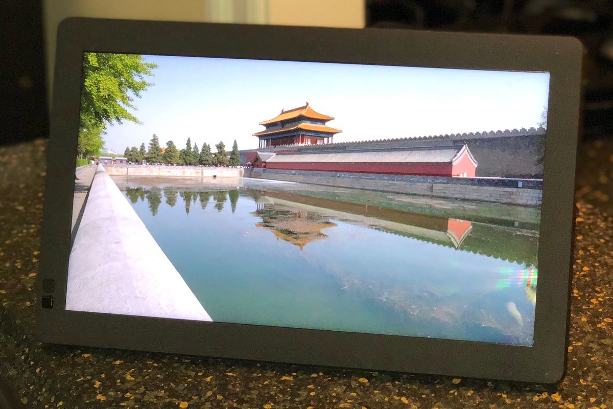 Nixplay Seed Review: A smart digital photo frame that’s quirky but effective