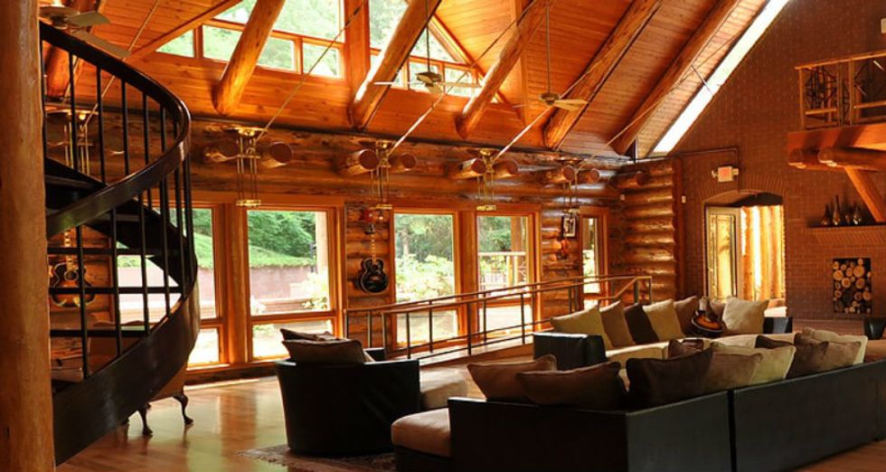 Barbara Mandrell’s former log mansion is now one of the area’s biggest