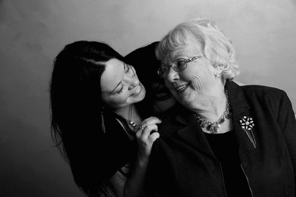 https://pixabay.com/en/grandmother-love-friendship-453131/