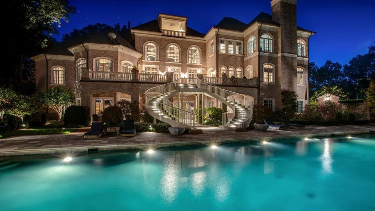 Kelly Clarkson’s stunning Tennessee mansion on market for $8.75M