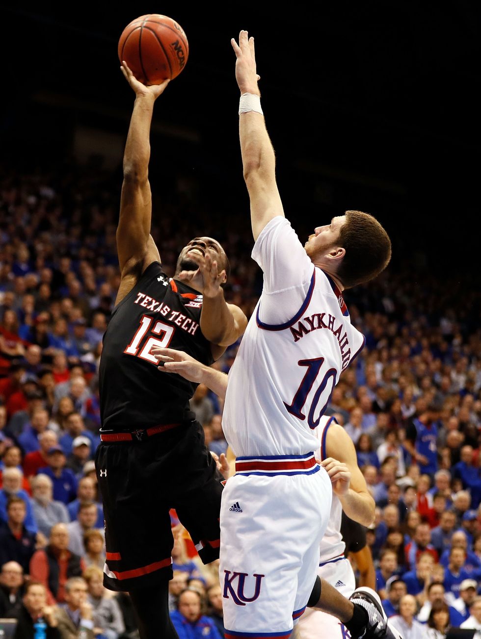 NCAA hoops: Texas Tech keeps rolling with monster week that includes a win over Kansas