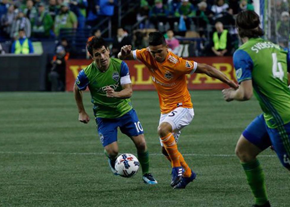 Weekly Soccer Recap: Arsenal-Manchester United delivers thriller, Neymar suffers first PSG loss and finals set for MLS and Liga MX