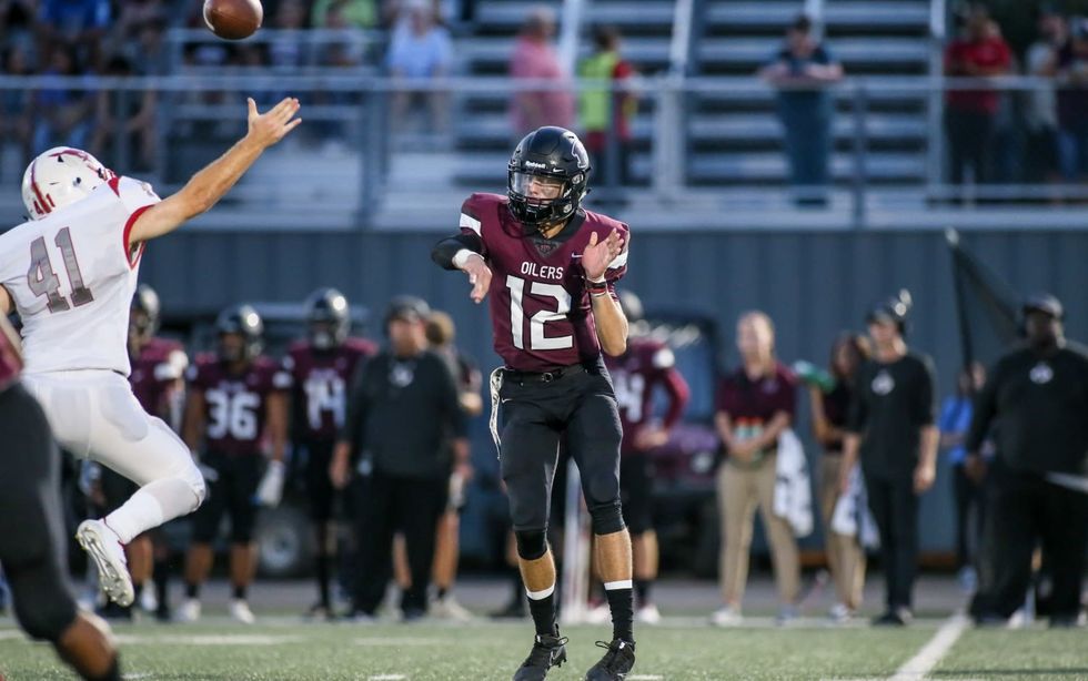 Pearland QB, JD Head continues making strong 1st impression
