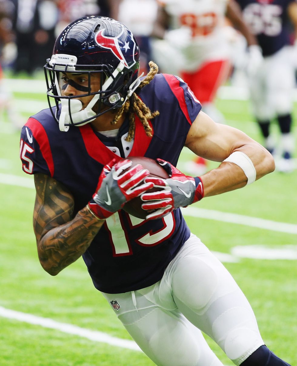 Texans turn corner with primetime win, but Fuller injury is a downer