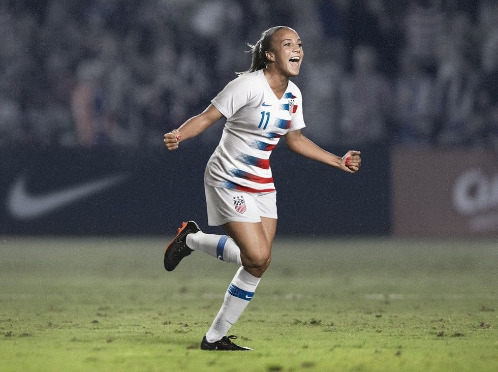 International leagues take break for friendlies; U.S. women advance