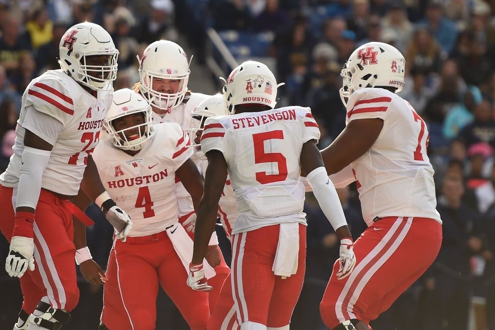 Houston makes Navy retreat and has an opportunity to knock off No. 21 USF
