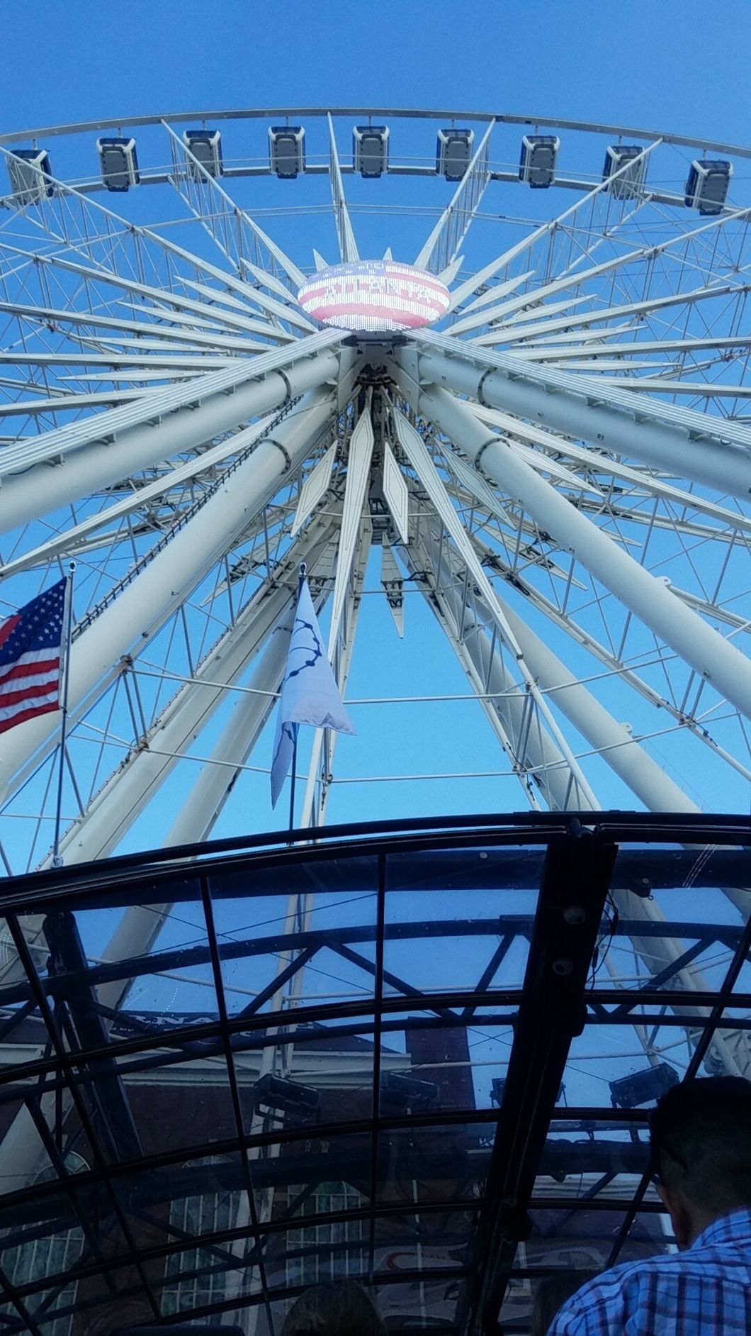 https://commons.wikimedia.org/wiki/File:Ferris_Wheel_at_NC_State_Fair.jpg