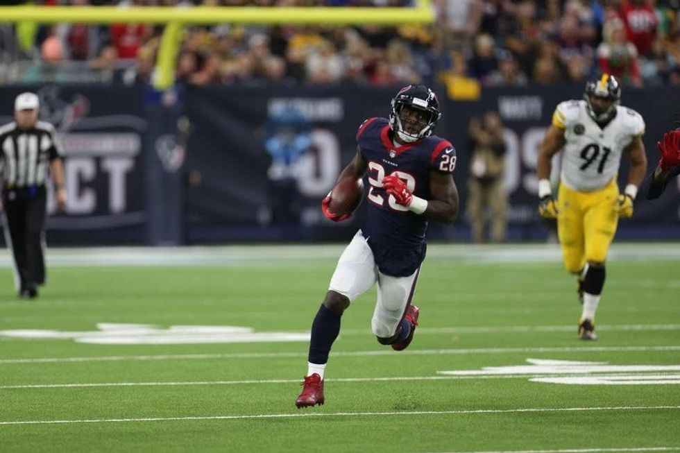 Texans fail to show up, provide Christmas stinker in 34-6 loss to Steelers