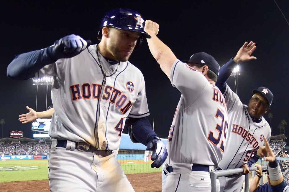 Astros persevere, win Game 2 in extra innings to tie series with 7-6  win