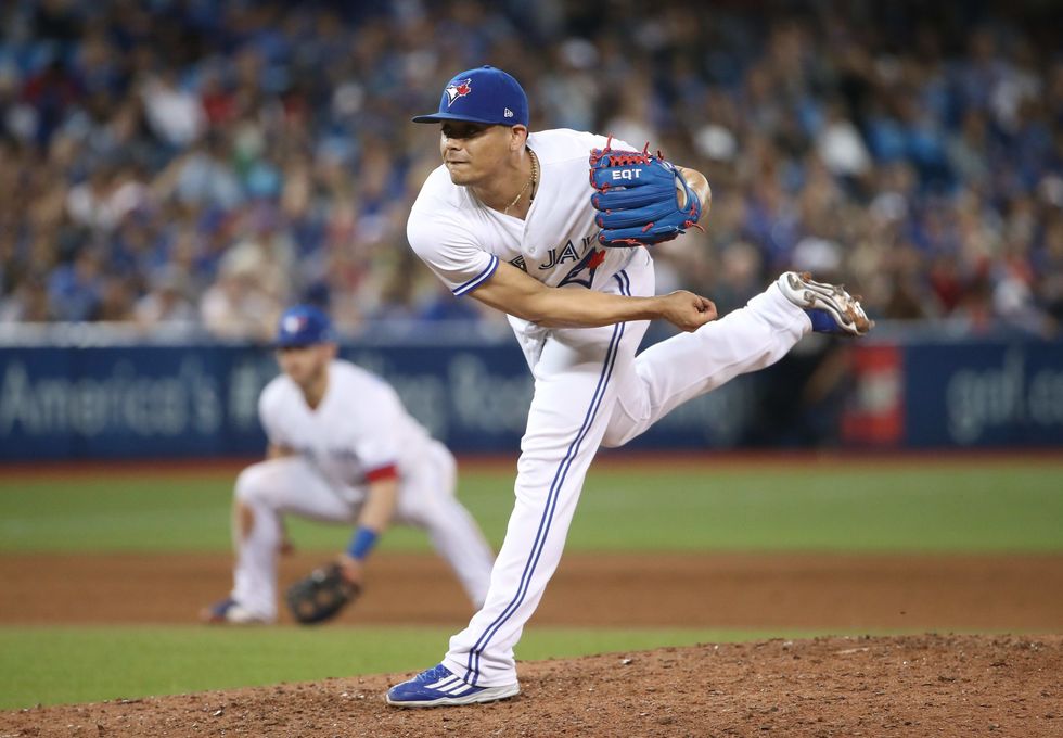 Astros reportedly trade Ken Giles for Blue Jays closer Roberto Osuna