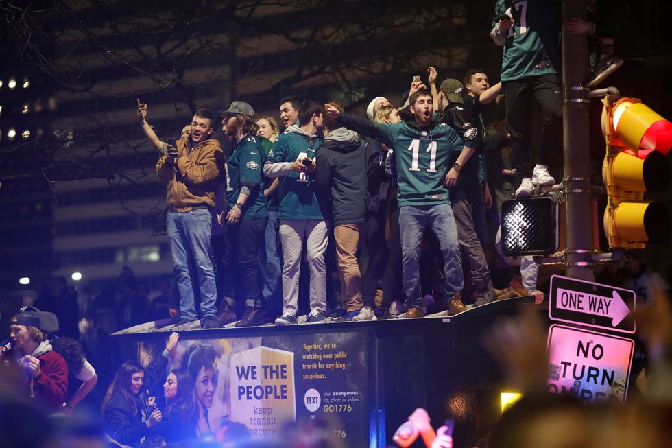 Video: Philly fan has funny NSFW message about Tom Brady