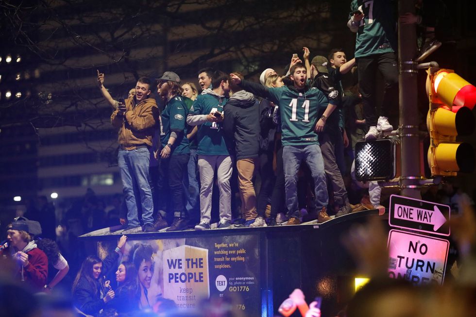 Video: Philly fan has funny NSFW message about Tom Brady