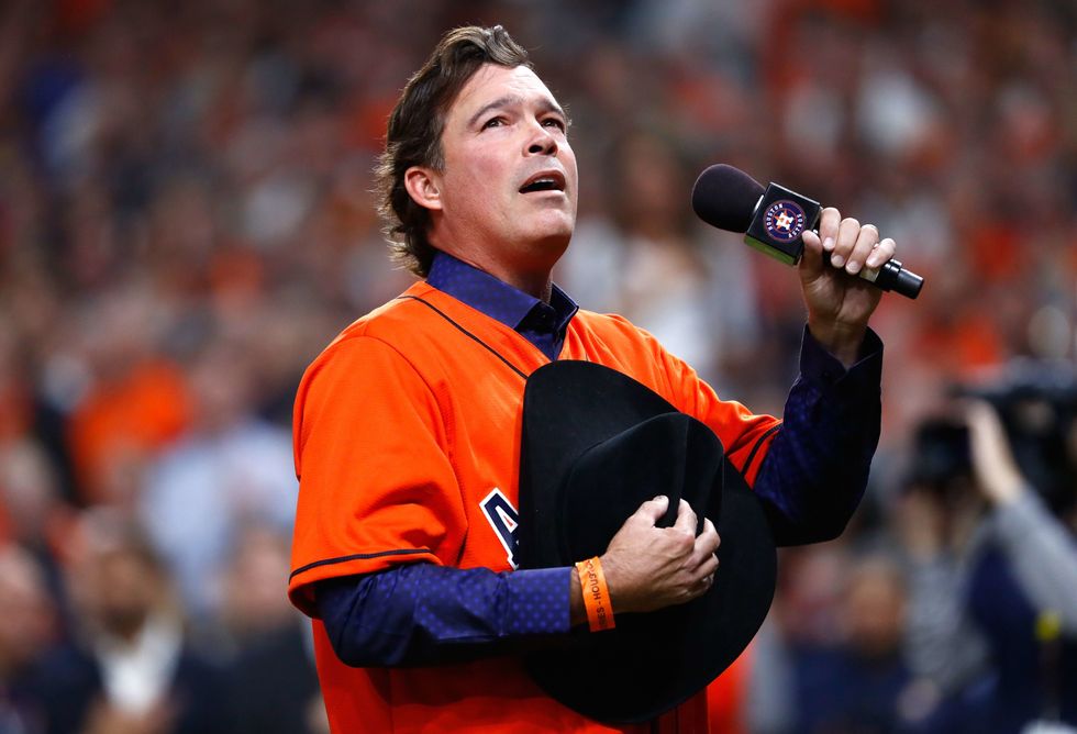 Raheel Ramzanali: Hey Houston sports fans, stop hating on Clay Walker!