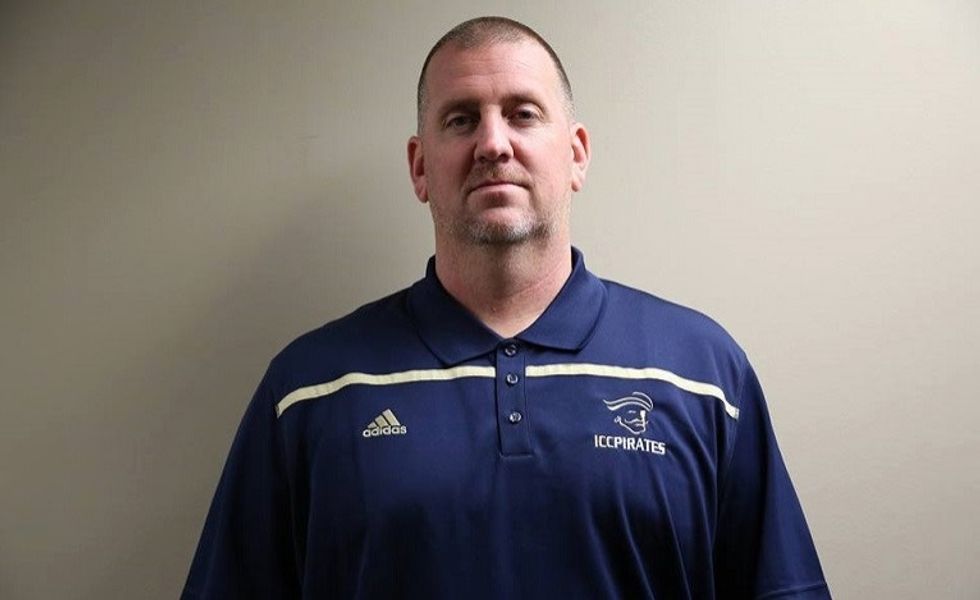 Last Chance U's coach Jason Brown joins ESPN 97.5