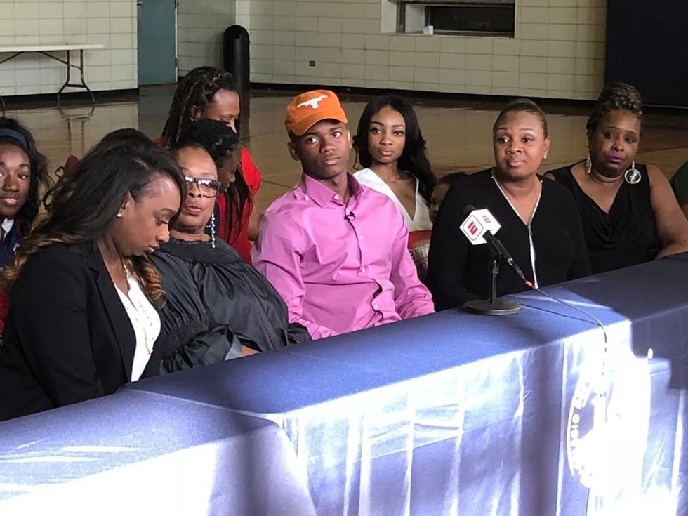 Lamar Texans’ five-star prospect Anthony Cook chooses The University of Texas