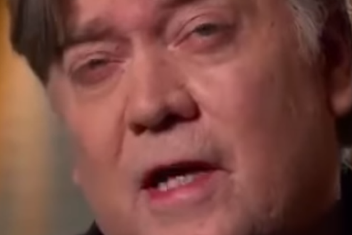 Let's Liveblog Steve Bannon's Life And See If It Sends Us Into A Tailspin ... Of LOLs!
