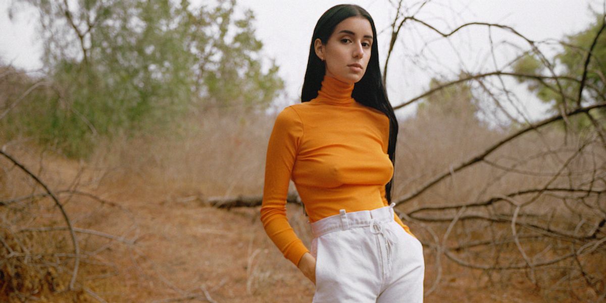 Introducing Colombian Singer-Songwriter Loyal Lobos