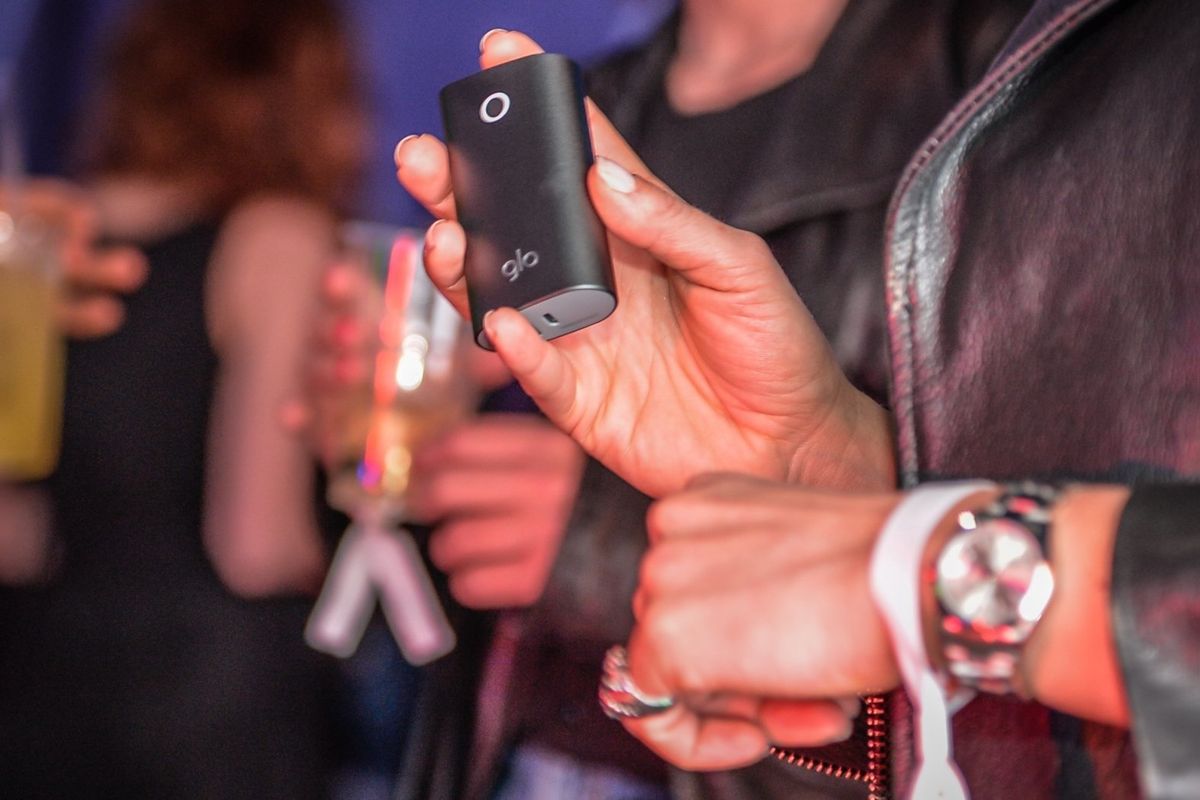 Arriva a Milano «Glo», il tabacco riscaldato in vendita assieme al caffè