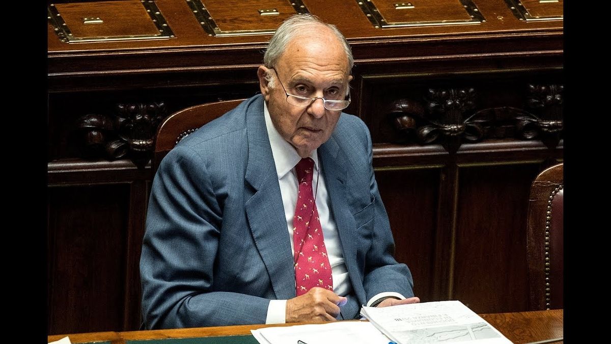 Il Corriere accusa Savona di sedere nel board di un fondo estero ma le dimissioni ci sono state