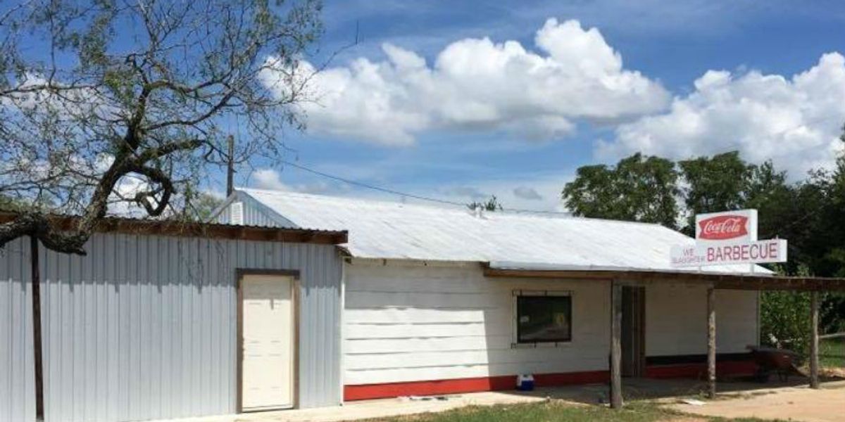 Experience ‘bed and barbecue’ at creepy ‘Texas Chainsaw Massacre’ gas